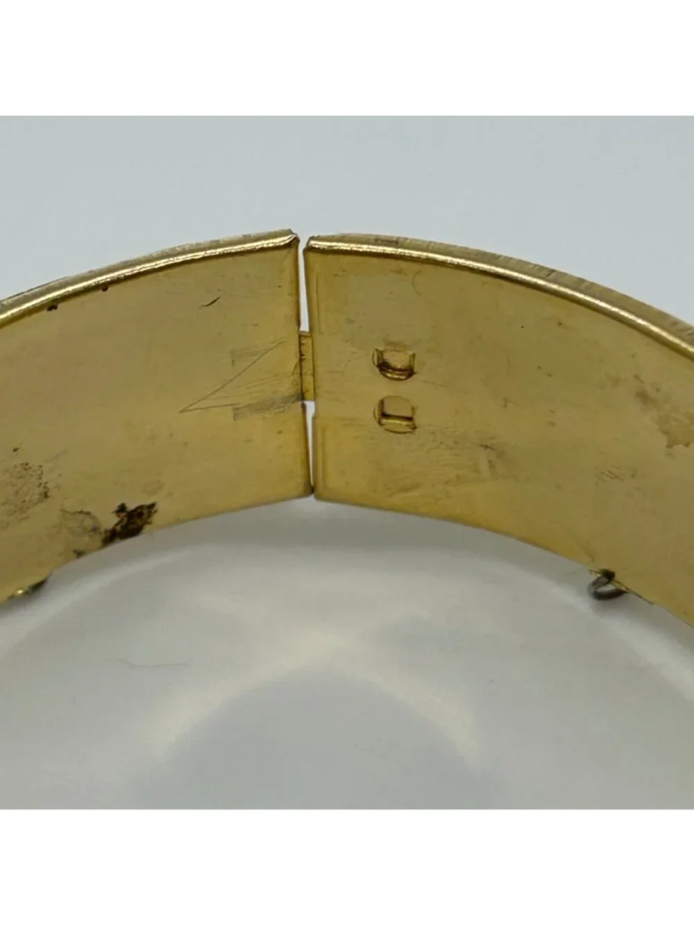 Vintage Gold Tone Floral Hinged Bangle Bracelet Enamel Detailing Embossed READ